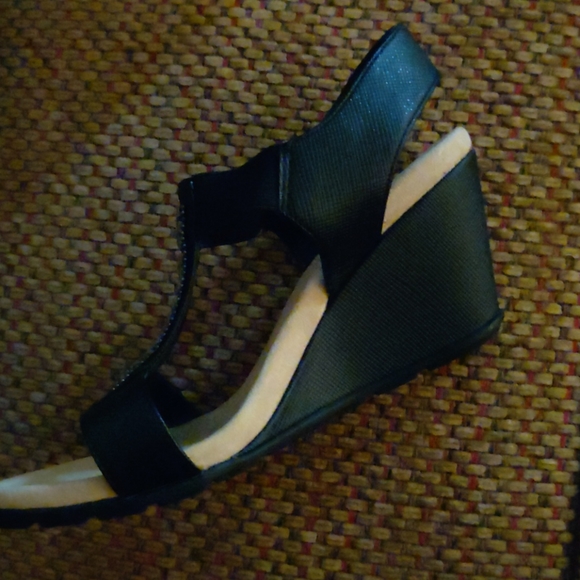 Shoes - Picture 3 of 3